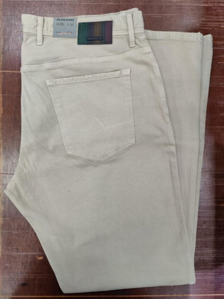 Alberto Pipe Twill Jean regular fit ring denim with T400 fibers preventing bagging authentic handmade look