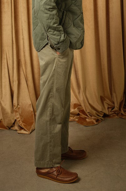 Save Khaki United Weekend Chino - Olive